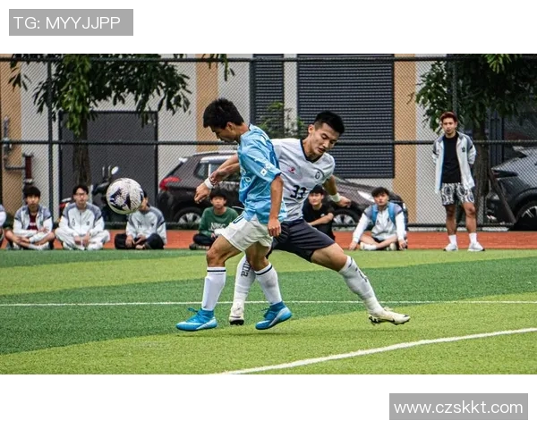 羽毛球草根选手挑战国手实力之战展现竞技精神与梦想追逐