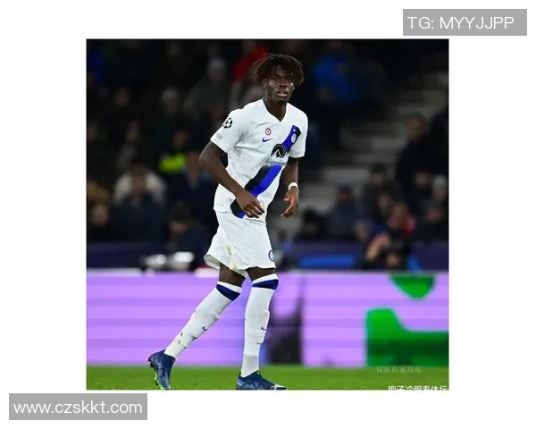 埃青年与马斯特里激战正酣谁能在这场对决中笑到最后