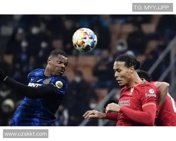 国米与里昂激战正酣赛果揭晓引发球迷热议