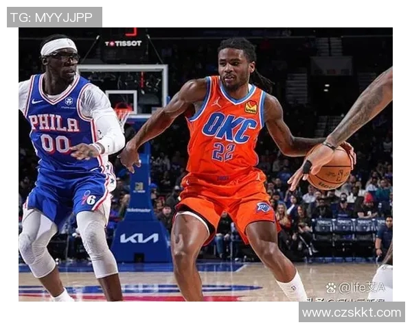 乔尔恩比德如何在NBA赛场上展现统治力与领导才能的完美结合